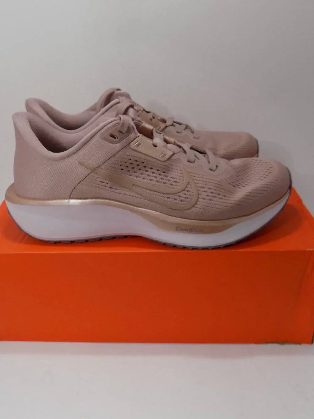 Nike Quest 6 Women's Shoe- Size 7.5